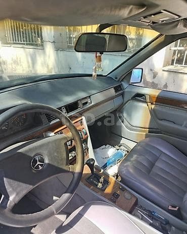 ravon 2: Mercedes-Benz W124: 2.3 l | 1990 il Sedan — 7