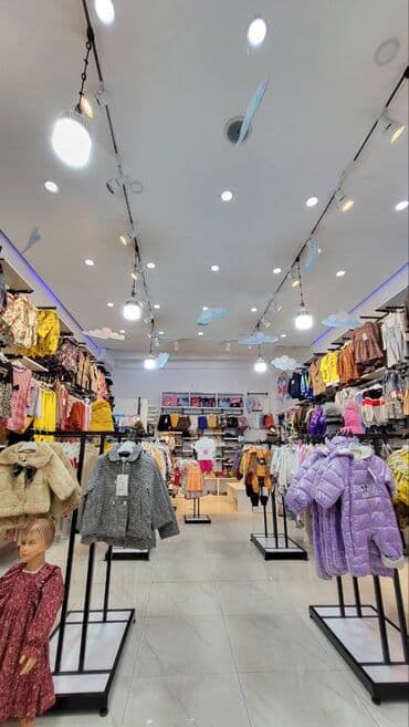 Avtoservis avadanlıqları: Geyim magaza vitrinləri ideal vəziyətdə satılır. Vitrin mebeleri — 2