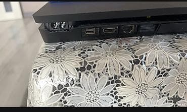 PS4 (Sony PlayStation 4): PS4 Slim oyun konsolu paketi - Model: Sony PlayStation 4 Slim (qara) — 4