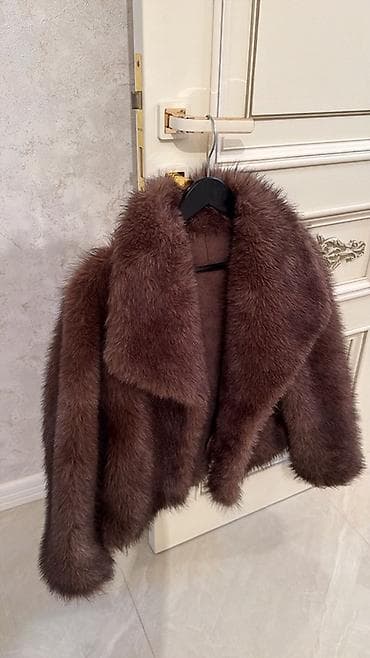 Jiletlər: Qadınlar üçün qısa kürk gödəkçə - Rəng: tünd qəhvəyi (şokolad — 1
