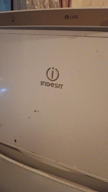 Видеоигры и приставки: 2 двери Indesit Холодильник Продажа, цвет - Белый — 2