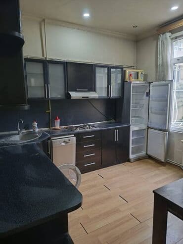 elmler akademiyasi kiraye evler: Nəsimi rayonu,28 MAY metrosu,Milli bankin yaninda,3 otaqlı,orta — 6