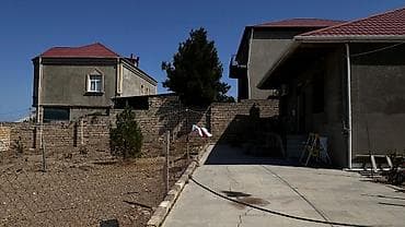 ucarda ev alqi satqisi: Satılır: geniş və işıqlı mənzil üçün tam təmirli daxili interyer - — 10