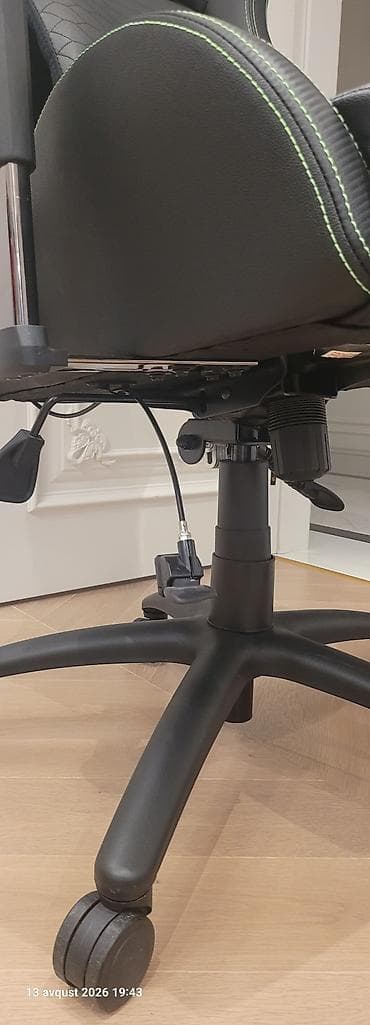 Razer Iskur X oyun kreslosu - Brend və model: Razer Iskur X (arxa — 3