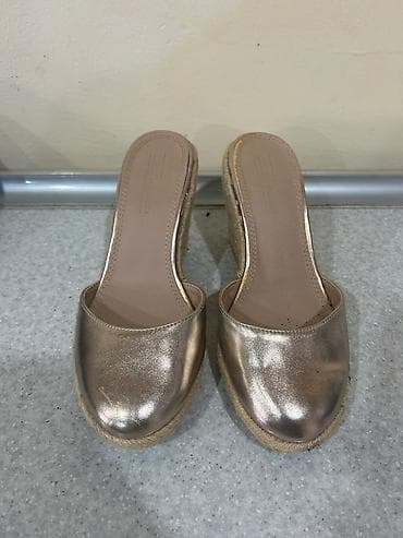Qadın üçün platformalı terlik/sandalet - Model: Açıq burunlu slip-on — 1