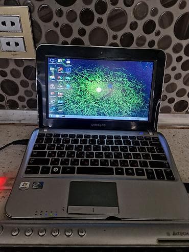 Monitorlar: Samsung netbuk satılır. İşlək vəziyyətdədir. Şəkillərdə gördüyünüz — 5