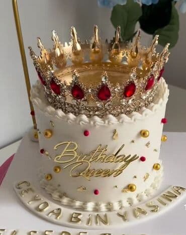 ərəb qızılı: Tac qızılı – qırmızı daşlı, zərif bəzəkli.Metal zircon daşlar — 5