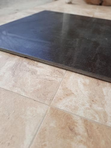 Сантехника: Təcili 6 kvadrat metlax satılır.Kvadratı 12 man.Yaxşı — 2