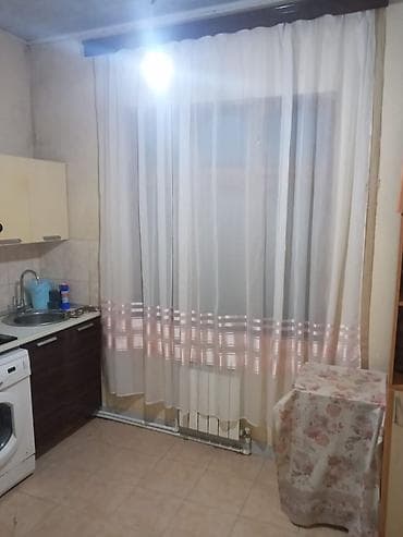 qarayevde satilan evler: 3 otaqlı mənzil – mebellə - Geniş qonaq otağı: divan-kreslo dəsti — 3