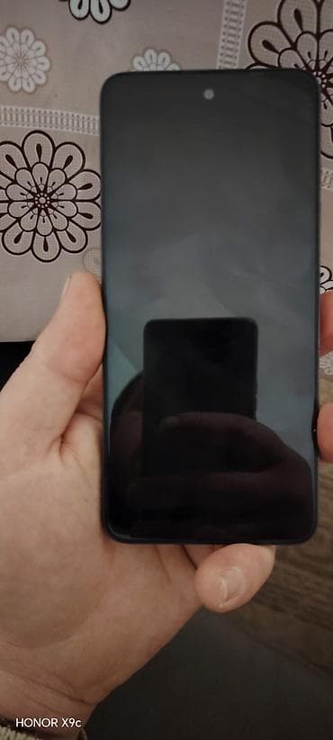 a 40 telefon: Tecno Spark 20 — 3