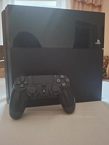 Sony Playstation 4 9.60 versiya 500MB ideal vəziyyətdədir. 1 orginal