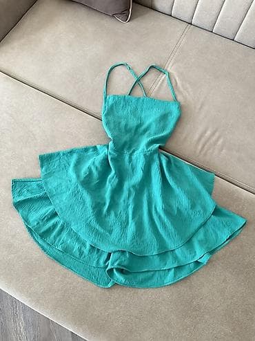 mini etek: Zümrüd-yaşıl rəngdə yay paltarı - Model: Qısa, A-kəsim ətəkli — 1