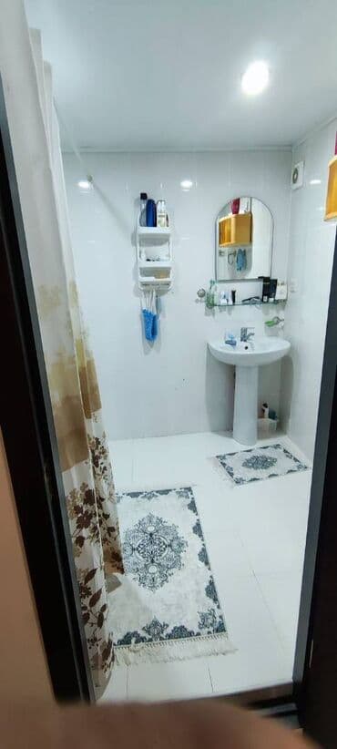 sarayda kiraye: Xətai rayonu,Həzi Aslanov metrosunun çıxışı.16 mərtəbəli binanın,3-cü — 8