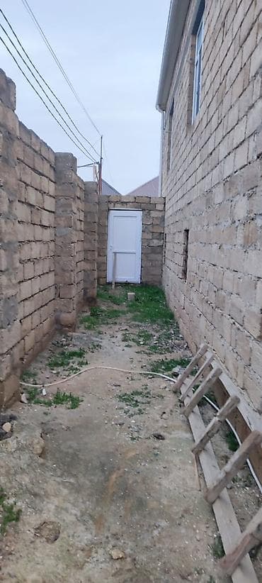 Mənzillər: Qala qəs. 4 otaqlı, 150 kv. m, Kredit yoxdur, Orta təmir — 4