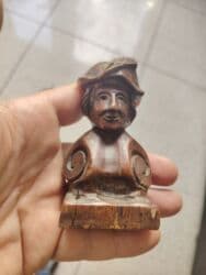 Qrammofon və patefonlar: Винтажный деревянный бюст — 1