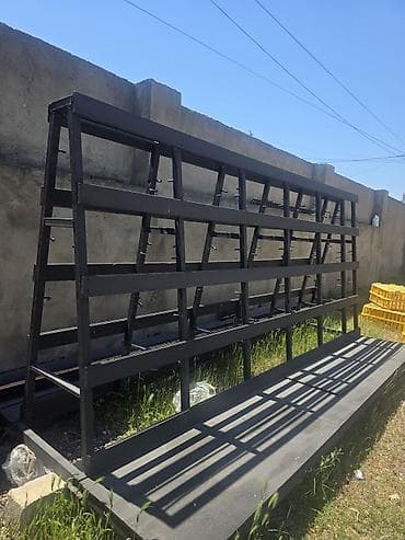 corek vitrini: Şüşə və vitraj panellərin daşınması üçün metal “A-Frame” stend - — 1