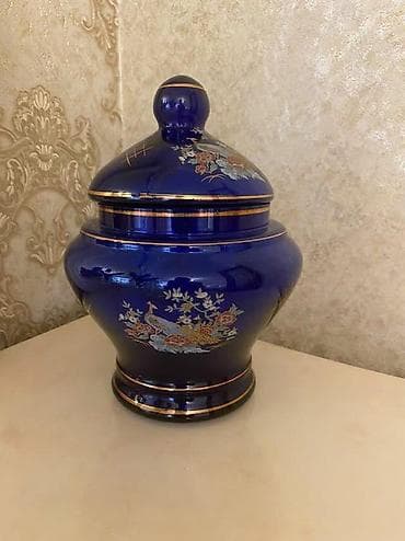 Qedimi boyuk konfet qabi.endirim olunacaq