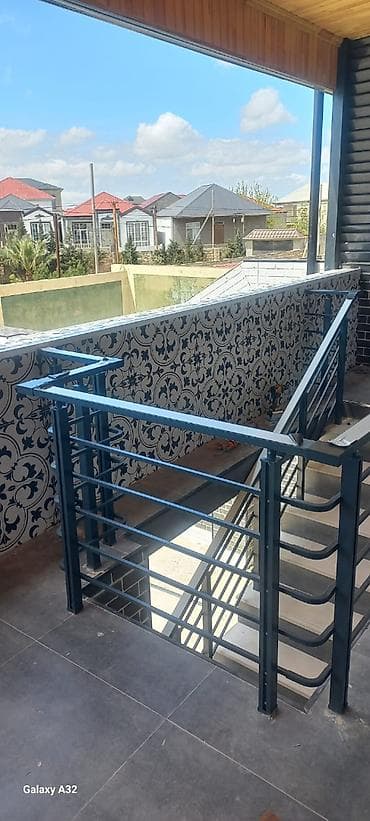 Pilləkən məhəccərləri: Məhsul: Metal pilləkən məhəccəri və qoruyucu baryer Təsvir: - — 1