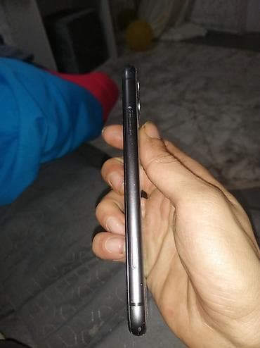apple nausnik: IPhone 11, Qara — 3