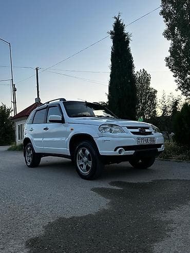 ravon r4 lizing: Chevrolet Niva – kompakt və çevik 4x4 krossover - Kuzov: ağ rəng, tam — 5