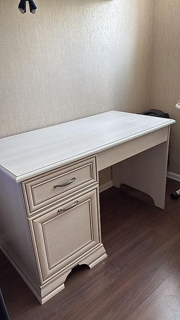 mebel alan: Usaq otagi mebeli 650 azn tecili satilir hec bir prablemi yoxdu bawqa — 2
