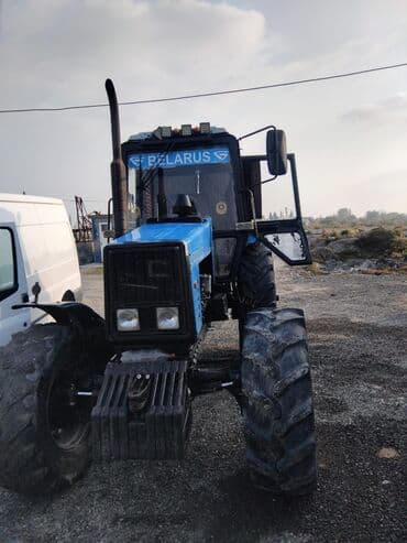 pərlər: Belarus 1221 traktoru - Güclü 6 silindrli dizel mühərrik - Ön çəki — 4