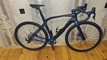 Şosse velosipedləri: Pinarello yol velosipedi – karbon çərçivə və aero dizayn — 2