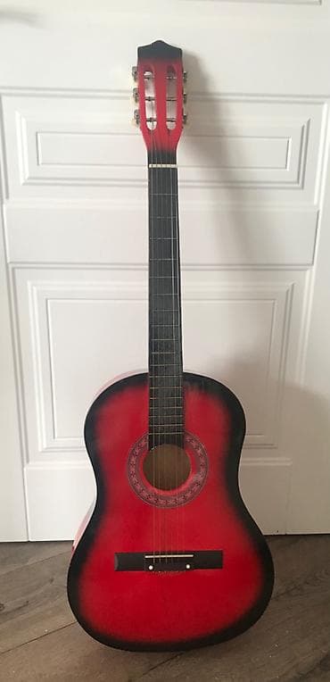 skripka satisi: Gitara təcili satılır.futlyarıda var.Real alıcıya endirim olunacaq — 1