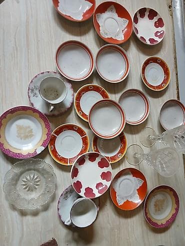 qebir sekilleri: Qarışıq porselen və şüşə qab dəsti - Müxtəlif ölçülü və naxışlı — 4