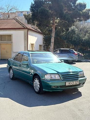 015 fara: Mercedes-Benz C-Class: 2.4 l | 1998 il Sedan — 3
