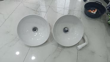 Dairəvi şəklində masaüstü seramik əl-üz yuma qabları (2 ədəd)