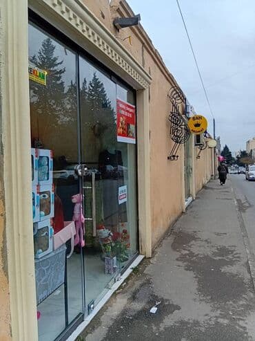 duplex menziller: Xaqlar dostluqu metrosu/lacin ticaretin yan terefinde oyuncaq — 2