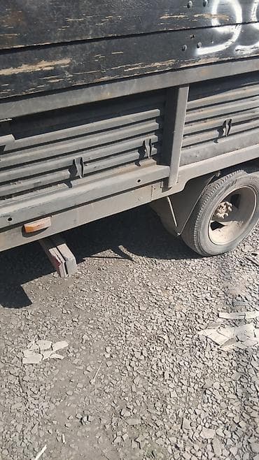 mersedes beyni: Mercedes-Benz E-Class: 2.2 l | 2000 il Sedan — 2