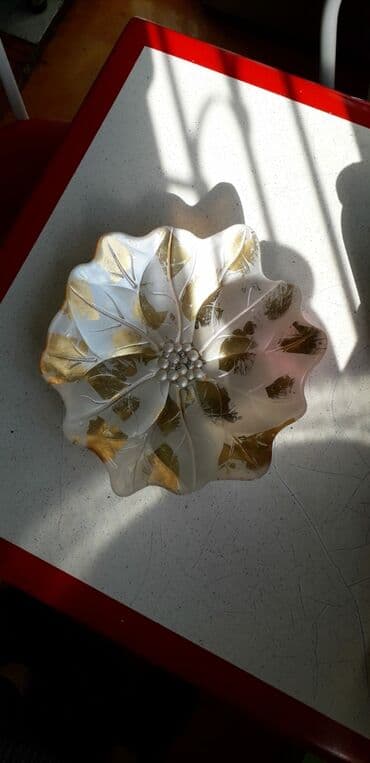 set qabları: Hədi̇yyəli̇k meyvə qabi. 
Təzədi̇r i̇şlənməyi̇b.
Karopkasi da var — 5