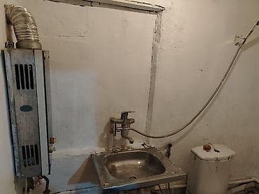 mikrorayon kiraye evler: 2otaqlı mənzil – mətbəx, hamam/tualet Xüsusiyyətlər: mətbəx: qaz — 2