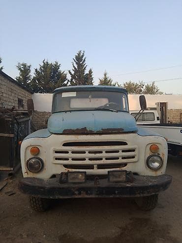 ZIL 130 yük maşını zapçast kimi satilir islekdi matoru falan hamsi lalafo.az -da ZIL 130 yük maşını zapçast kimi satilir islekdi matoru falan hamsi