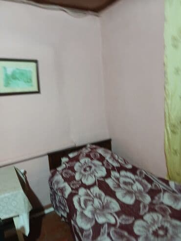 Boşqablar: Bine qesebesinde Merkezde bazarstorenin arxasinda kiraye ev verilir — 3