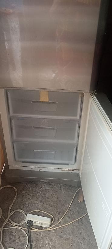2 qapılı Indesit Soyuducu Satılır, rəng - Gümüşü — 4