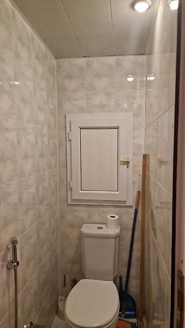 Kirayə 2 otaqlı, tam mebelli və texnikalı mənzil. - Qonaq otağı — 8