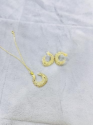 Qızılı zərgərlik dəsti – sırğa və boyunbağı - Dizayn: Aypara lalafo.az -da Qızılı zərgərlik dəsti – sırğa və boyunbağı - Dizayn: Aypara