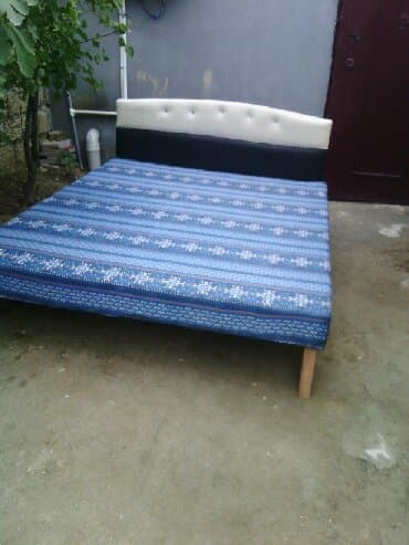 Kravat taza mohkam taxtadan hazirlanir bas tarafi koja ranglarimiz var