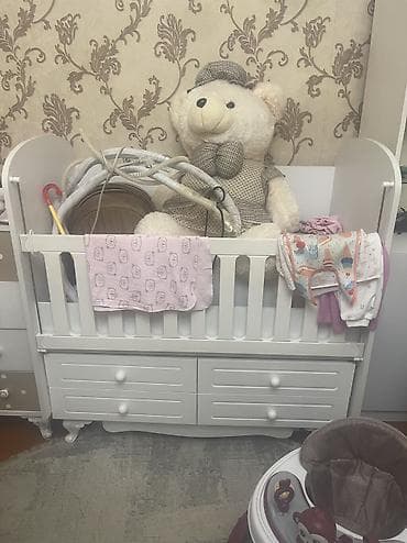 Qız üçün, Yeni, Çarpayı, Matras ilə, Siyirməli