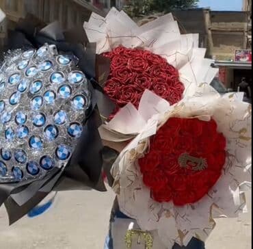 süni gul: Sifarisle hazirlanir — 26