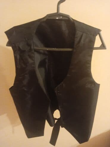 plissir məxmər ətəklər: 8 yaş oğlan uşağı üçün klassik kostyum dəsti. Alındığı gündən cəmi 2 — 3