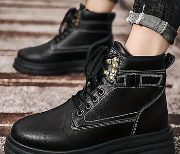 42. 43 razmer eyaqlara uygundur . qiymeti 35 azn super keyfiyyetdir — 1