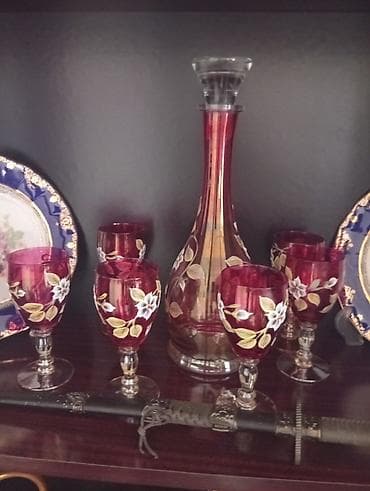 Qırmızı şüşədən dekorativ qrafin və 6 qədəh dəsti real alıcıya endirim — 1