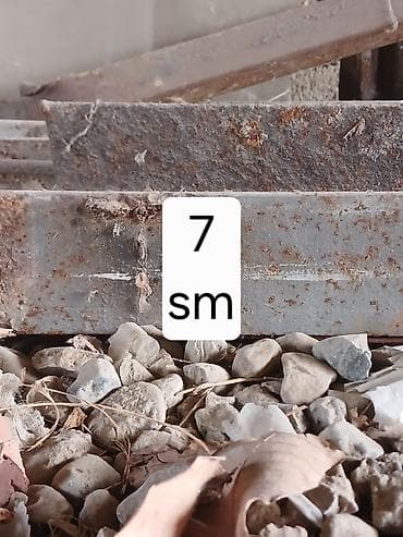 demir profiler: Şveller dvuxka 2 ədəd 12lik (7m-6.5m) 
Metri 15 azn — 1