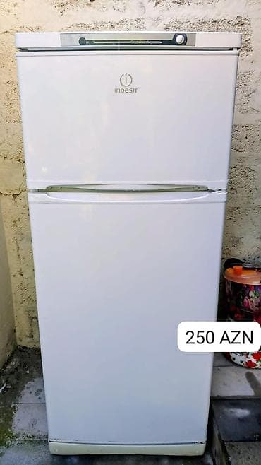 İndesit soyuducu. Qiymət: 250 AZN Tam işləkdir, 7-8 ay işlənib. Köçlə — 1