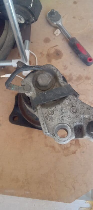 motor yastığı: Honda INSIGHT, 1.3 l, Hibrid, 2011 il, İşlənmiş — 4