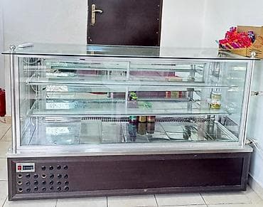 Soyuducu vitrin. Tam işləkdir. Heç bir problem yoxdur. Uzunluğu 2 metr